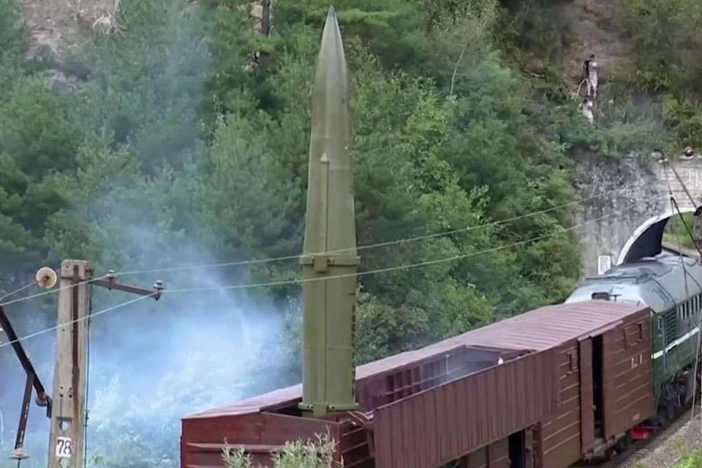 إطلاق صاروخين بالستيين من قطار لأول مرة في كوريا الشمالية 
